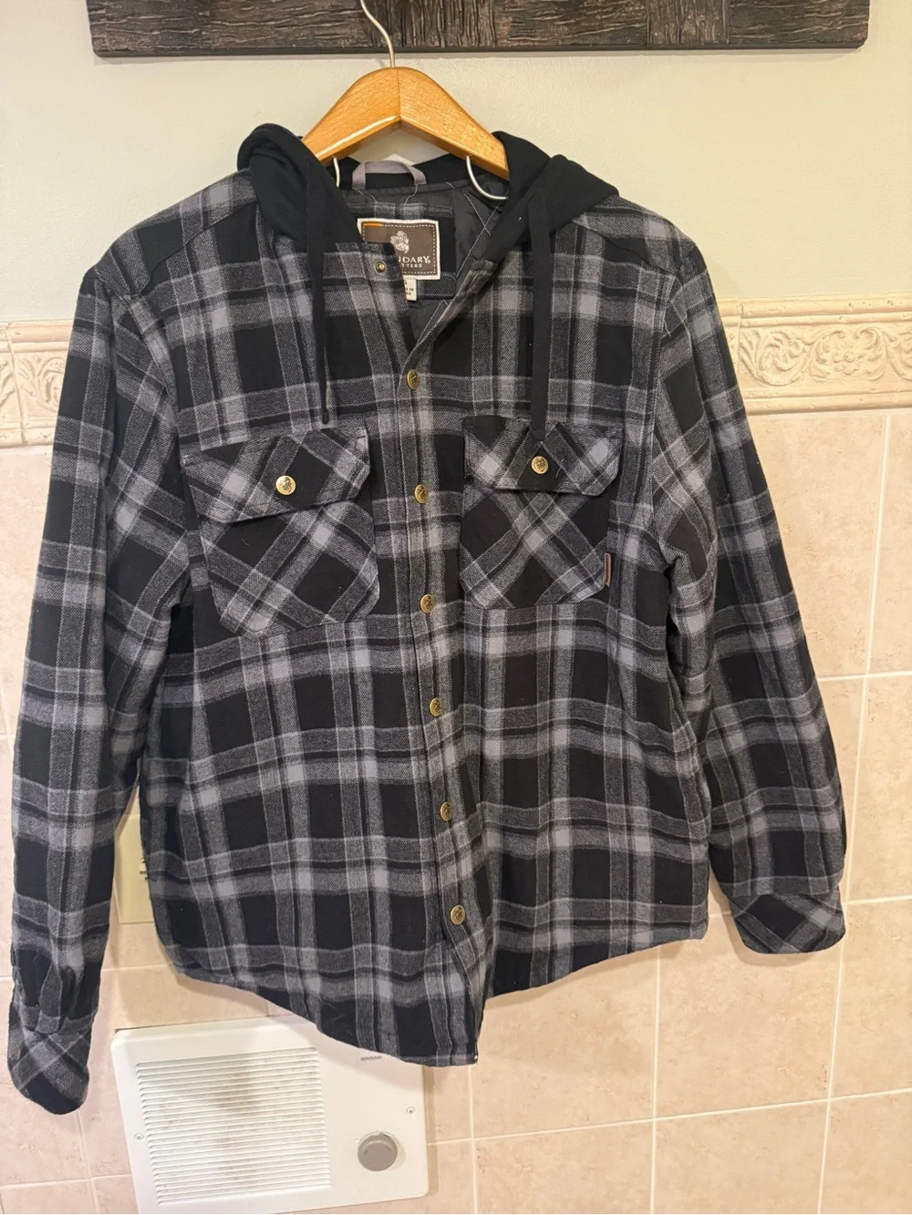 Legendary Outfitters: Men's Black & Gray Plaid Hooded Flannel Jacket